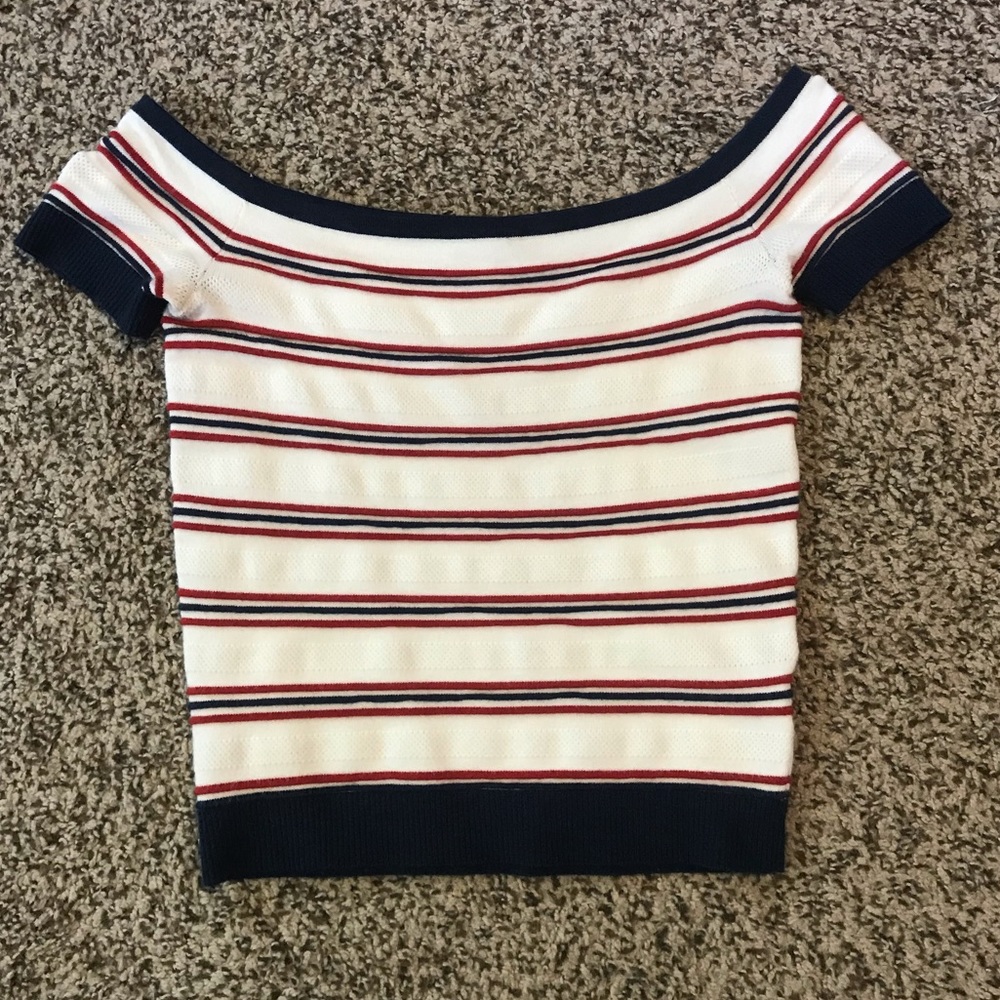 American Eagle- Off The Shoulder Top